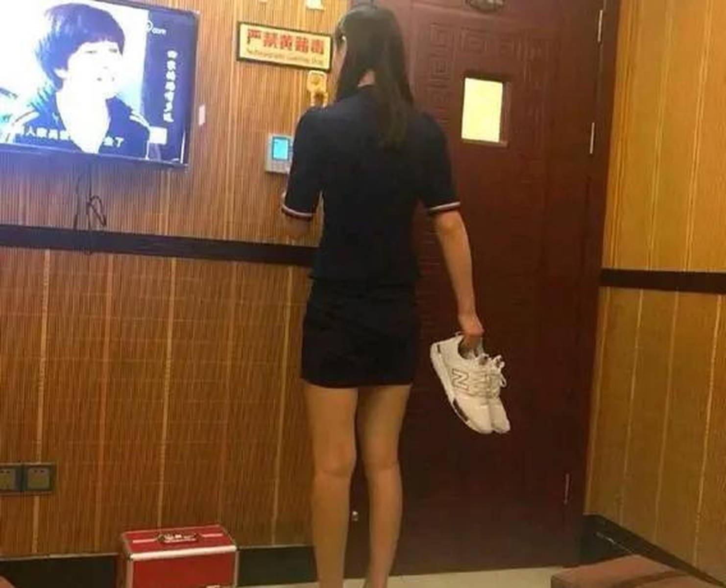 嘉興八旬老人疾行足浴店 半年消費(fèi)四十萬(wàn)惹眾議